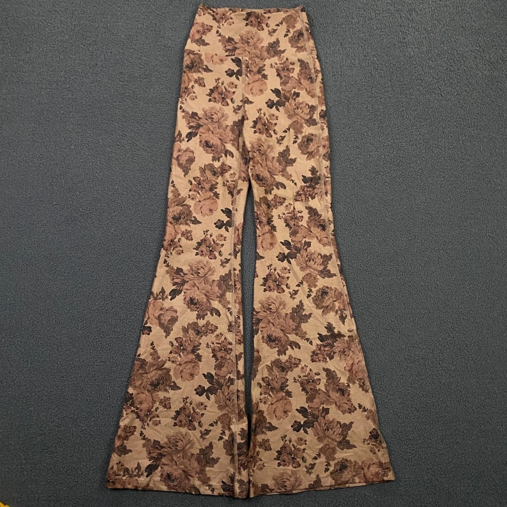 Beyond Yoga All Day Flare High Waisted Pants size XS Romantic Floral Leggings